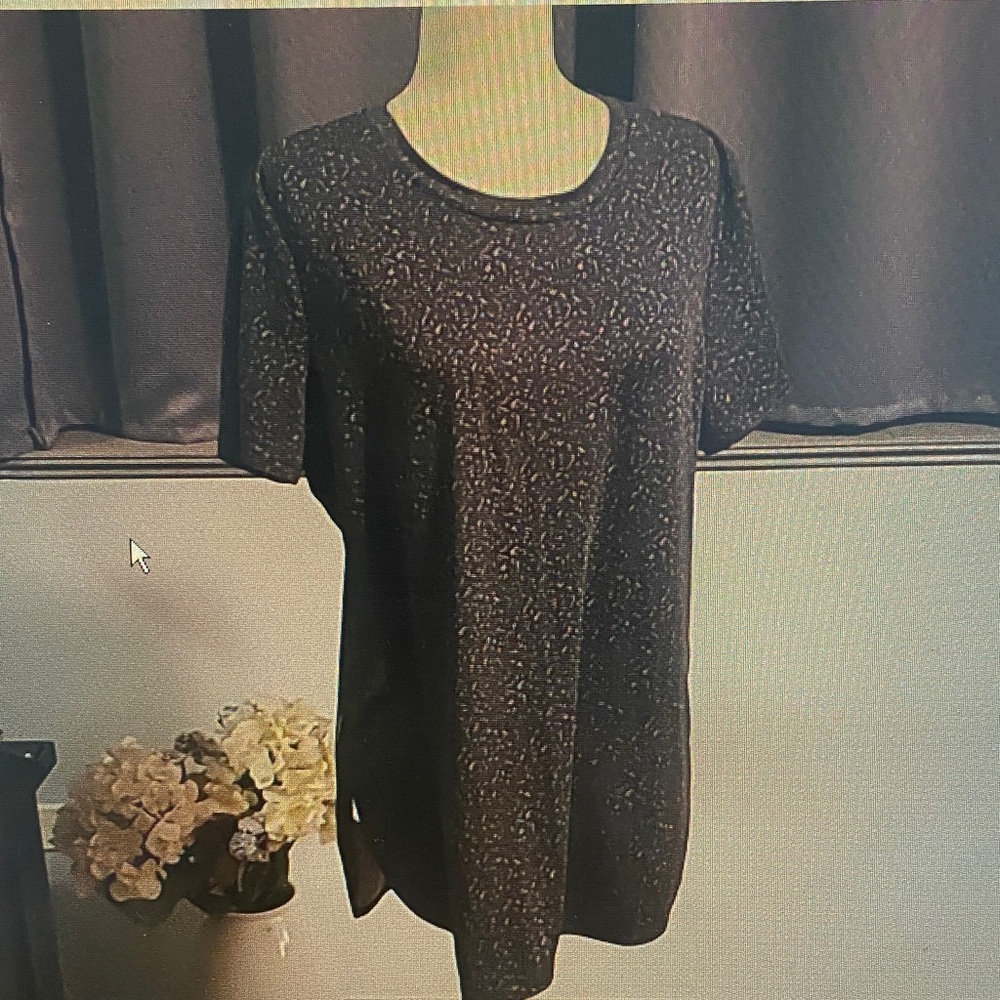 Women’s Black Speckled Short Sleeve Top
